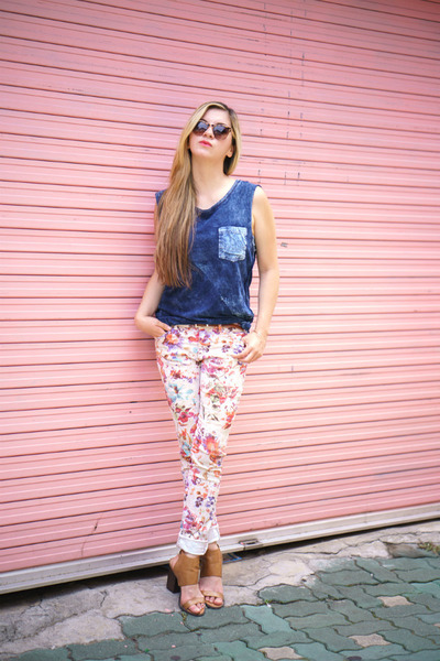 Navy-zara-shirt-light-pink-zara-pants