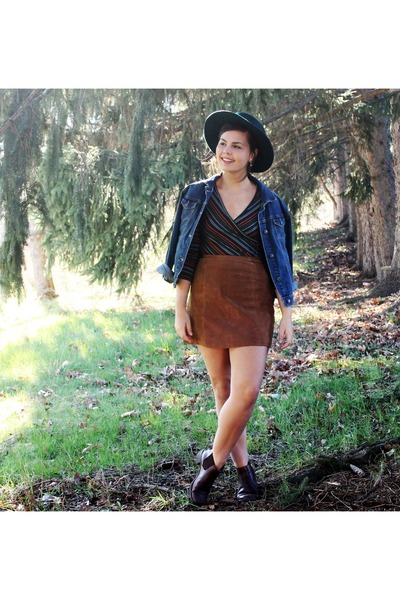 Dark-green-thrifted-hat-navy-thrifted-jacket-burnt-orange-thrifted-skirt