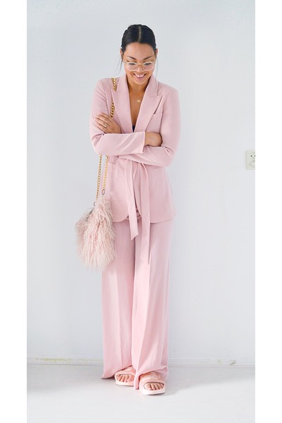 Light-pink-shoes-light-pink-blazer-light-pink-river-island-bag